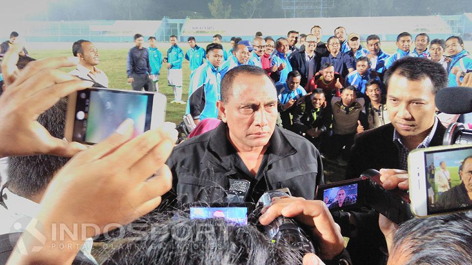 Edy%20Rahmayadi%20saat%20menjawab%20pertanyaan%20awak%20media%20dalam%20konferensi%20pers%20di%20Malang.
